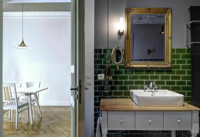 آپارتمان 1 خوابه با بالکن, Gorki Apartments