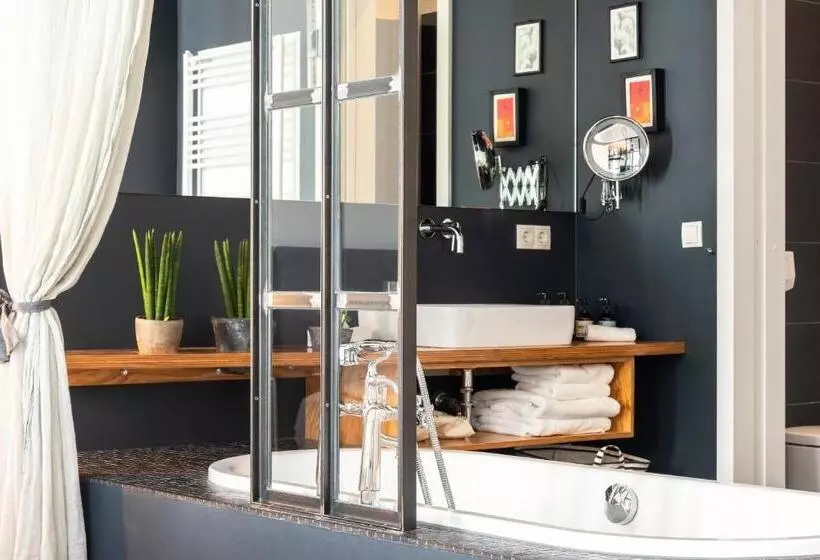 Standard Studio, Gorki Apartments