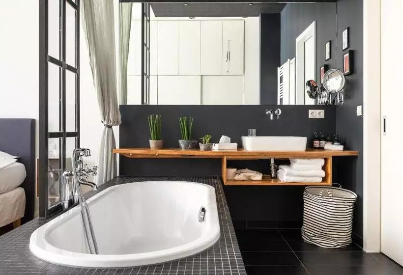 Standard Studio, Gorki Apartments