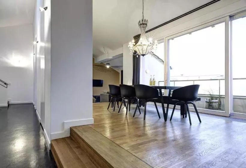 Penthouse Suite, Gorki Apartments
