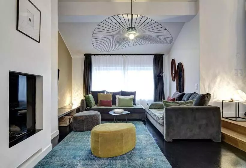 Penthouse Suite, Gorki Apartments