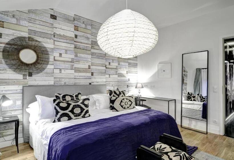 سوئیت پنت هاوس, Gorki Apartments