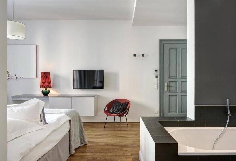 استودیوی استاندارد, Gorki Apartments