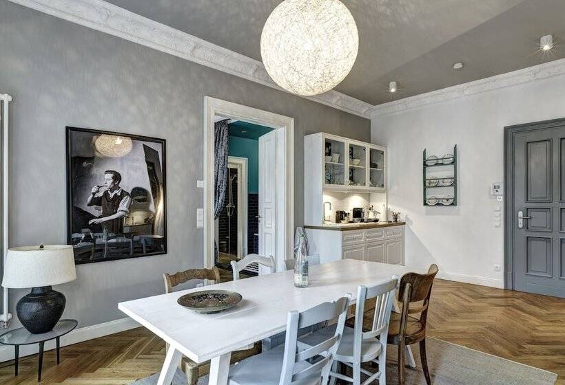 آپارتمان 1 خوابه با بالکن, Gorki Apartments