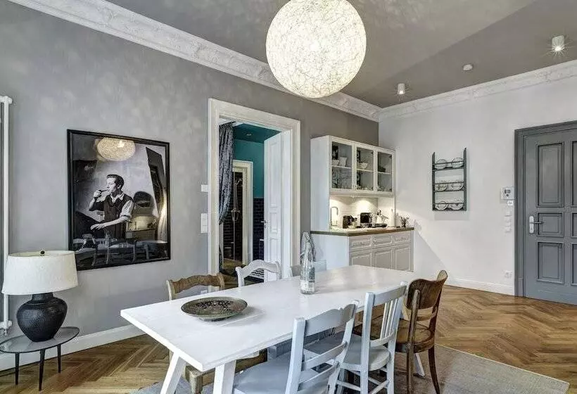 1 Schlafzimmer Apartment mit Balkon, Gorki Apartments