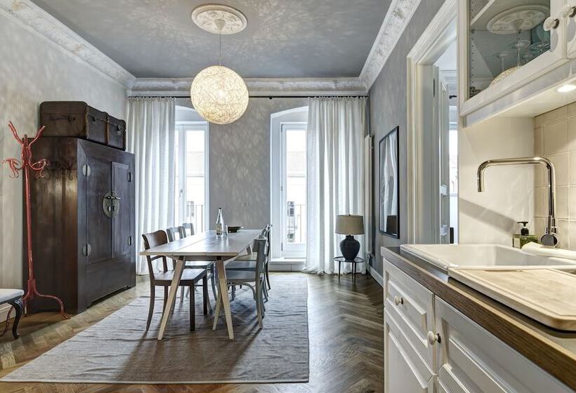 آپارتمان 1 خوابه با بالکن, Gorki Apartments