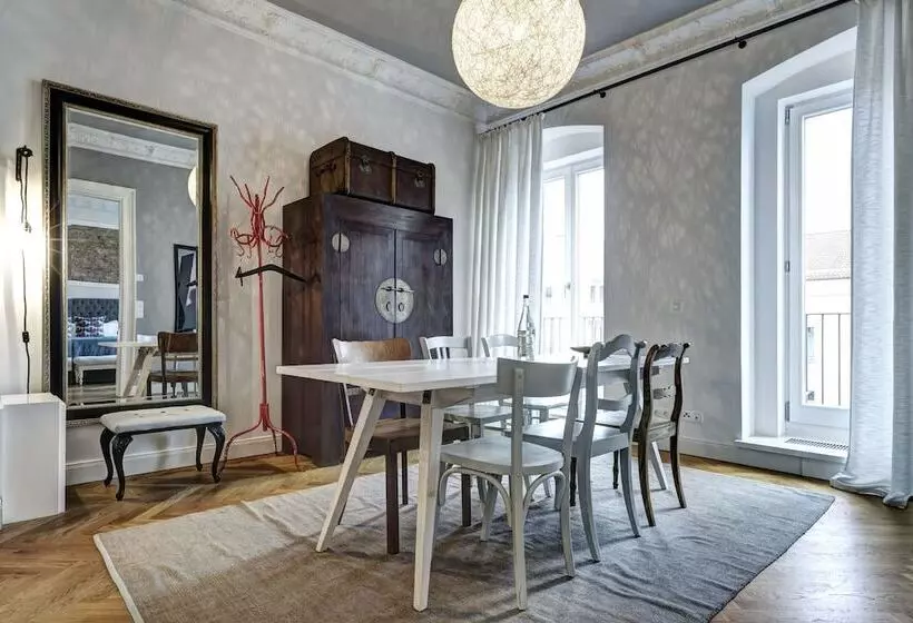 1 Schlafzimmer Apartment mit Balkon, Gorki Apartments