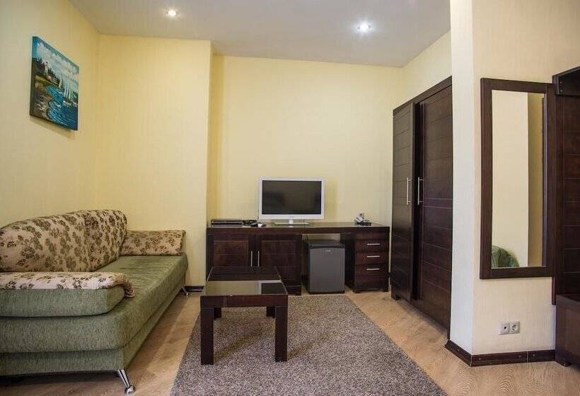 اتاق سوپریور سه تخته, Aibga