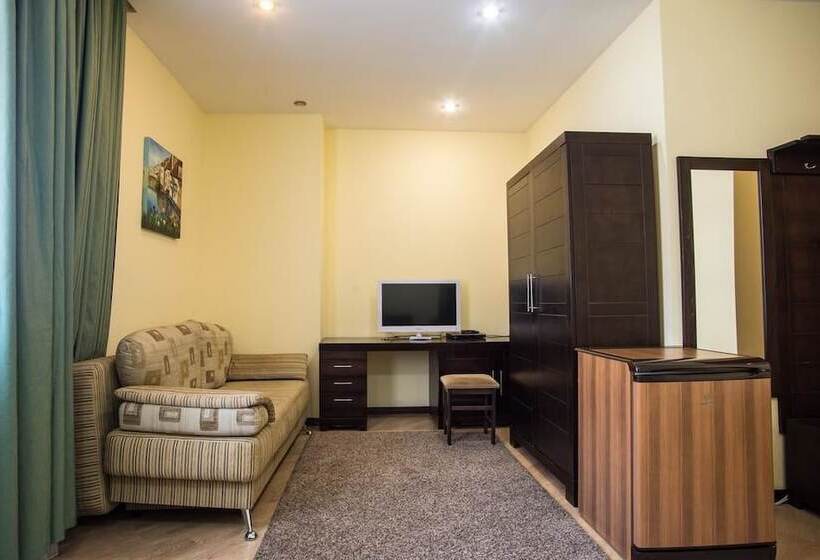 اتاق سوپریور سه تخته, Aibga