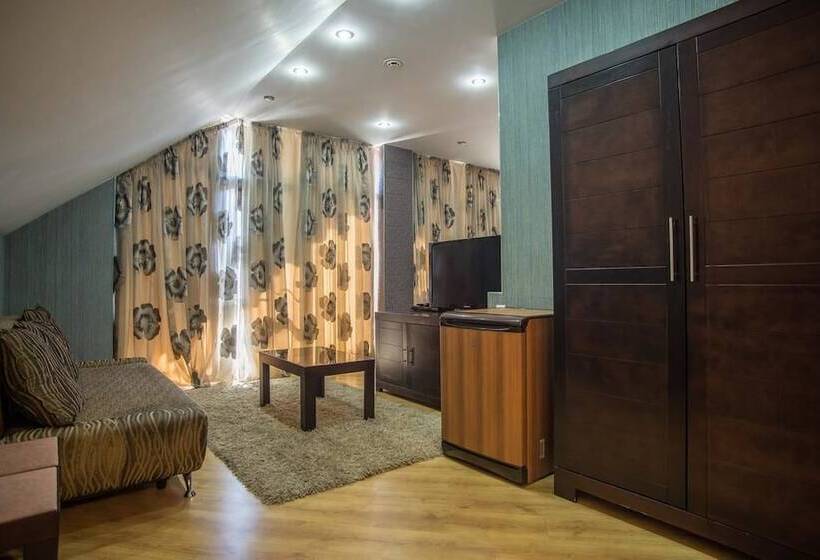 استودیوی لوکس, Aibga