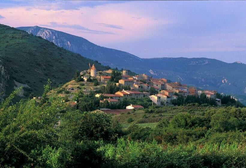 Номер Стандарт, Auberge La Table Du Curé