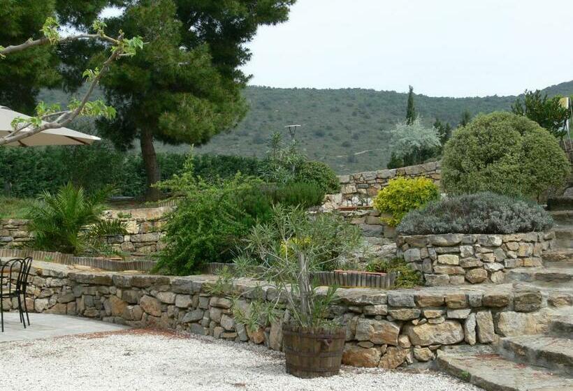 Номер Стандарт, Auberge La Table Du Curé