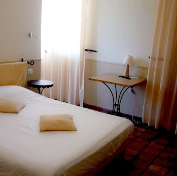 Номер Стандарт, Auberge La Table Du Curé