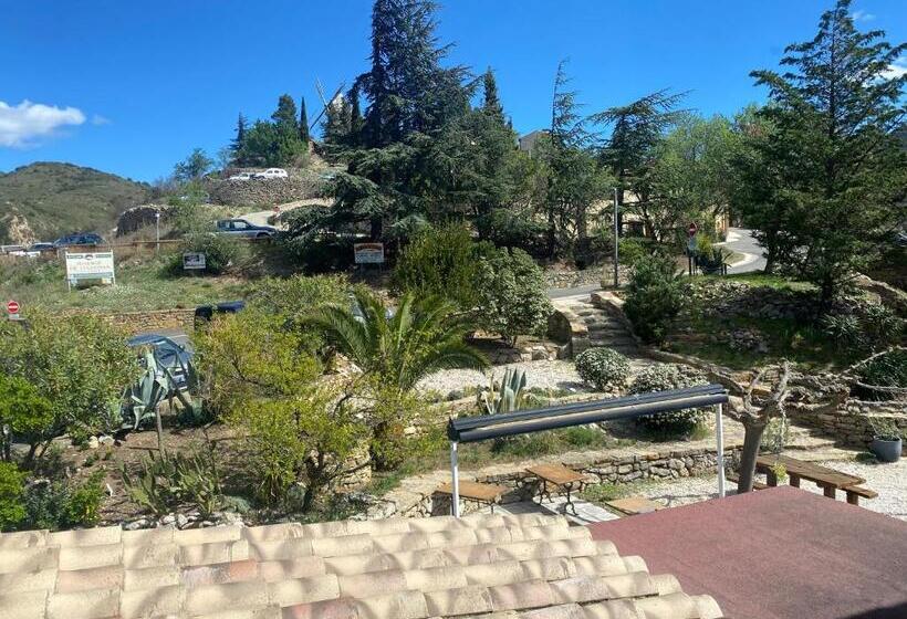 Номер Стандарт, Auberge La Table Du Curé