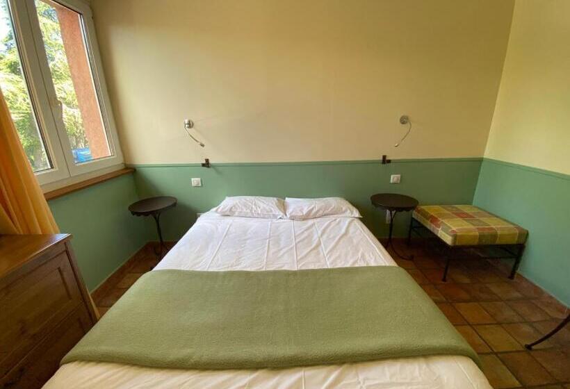 Номер Стандарт, Auberge La Table Du Curé