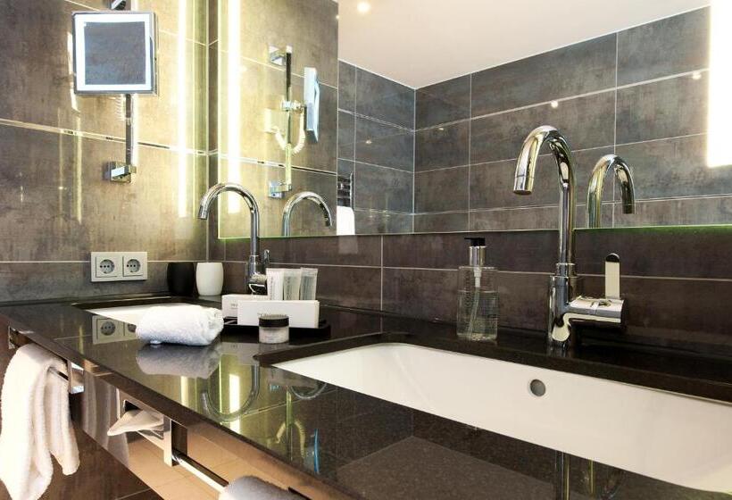 주니어 스위트, Bayside