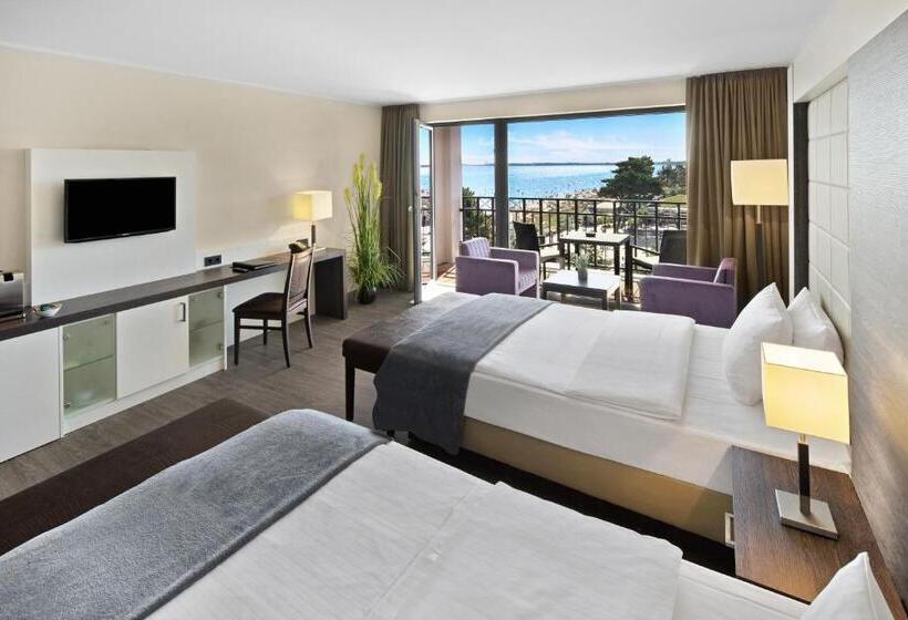 주니어 스위트, Bayside