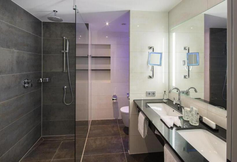 수피리어 주니어 스위트, Bayside