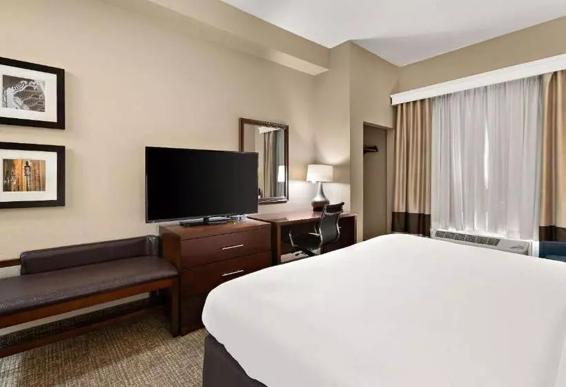 キングサイズベッドのデラックスルーム, Comfort Inn New Orleans Airport South