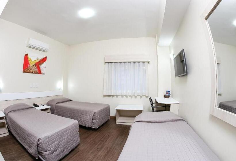 חדר סטנדרט לשלושה, Express Rodoviaria