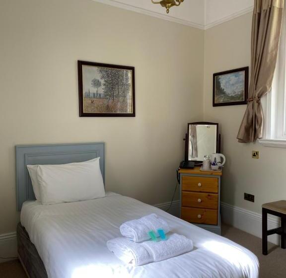 标准单人间, Fieldways