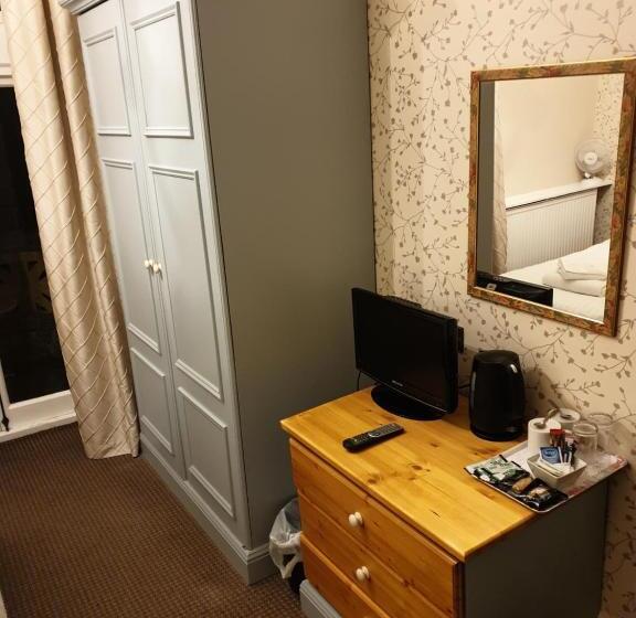 标准间, Fieldways