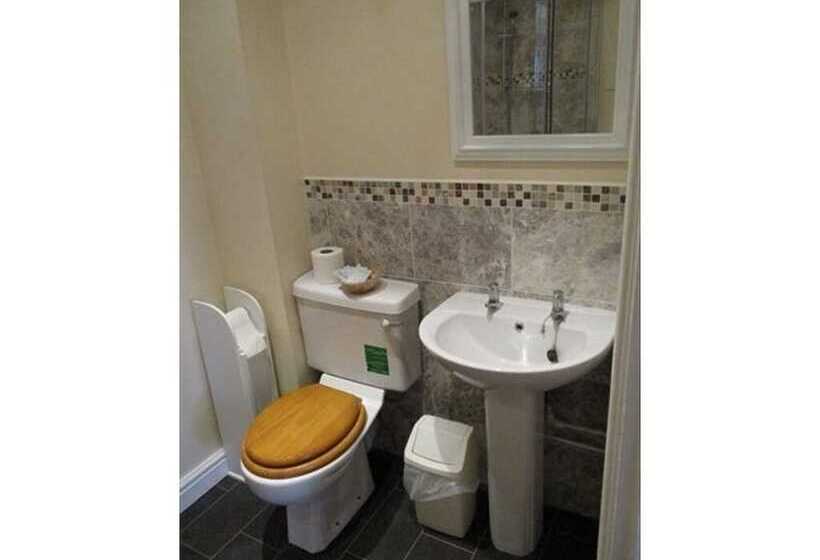 标准间, Fieldways