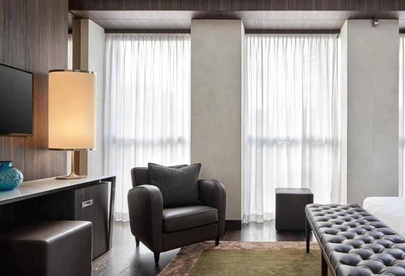 اتاق لوکس با تخت بزرگ, Hyatt Centric Milan Centrale