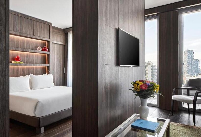 Suite with Terrace, Hyatt Centric Milan Centrale