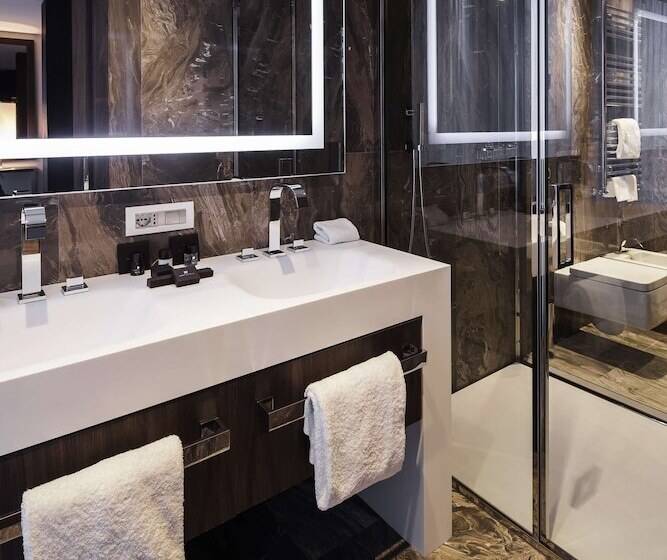Suite with Terrace, Hyatt Centric Milan Centrale