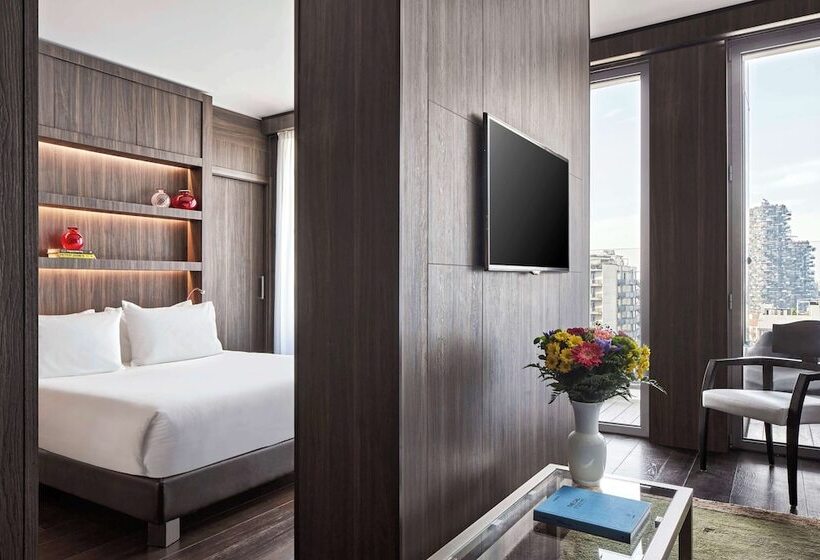 Suite with Terrace, Hyatt Centric Milan Centrale