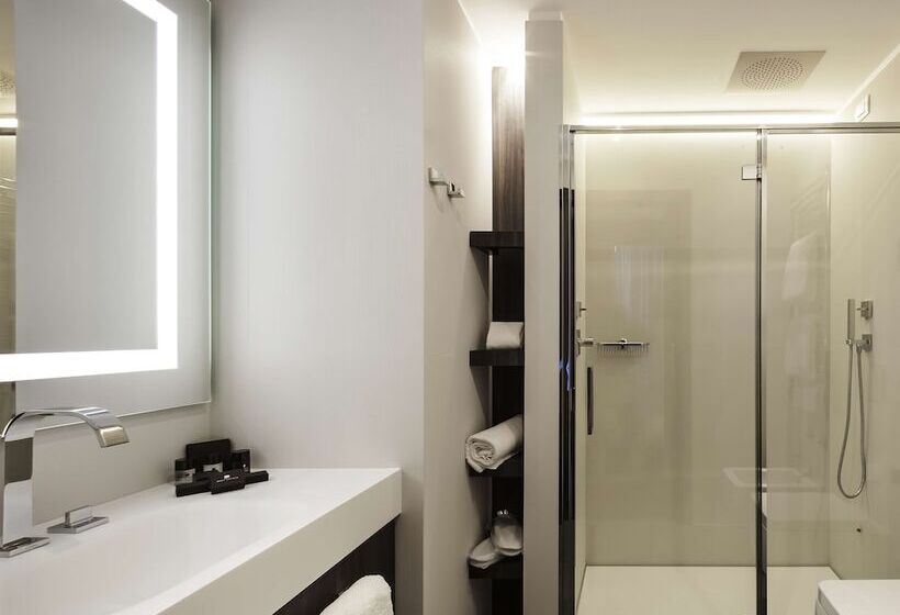 اتاق استاندارد, Hyatt Centric Milan Centrale