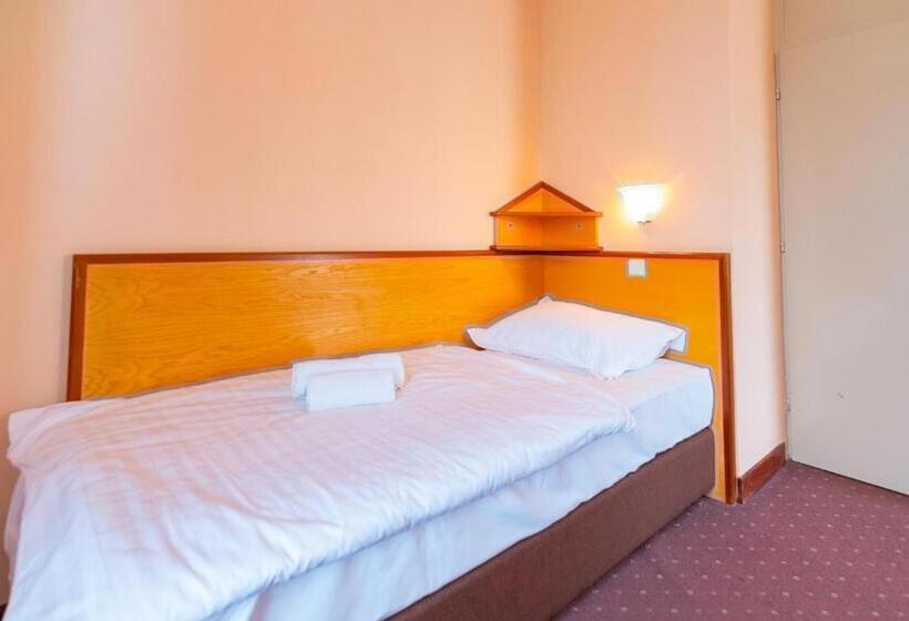 חדר קלאסי, Park