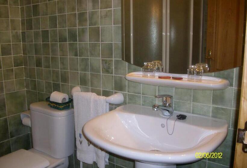 اتاق استاندارد با وان آب گرم, Posada Sobrevilla