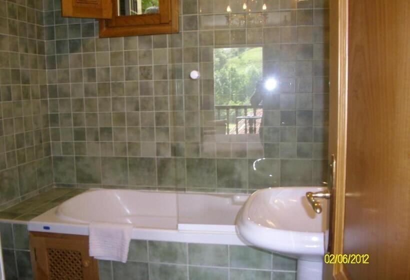 اتاق استاندارد با وان آب گرم, Posada Sobrevilla