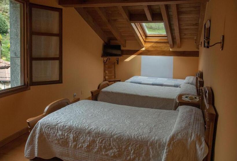 اتاق استاندارد سه نفره, Posada Sobrevilla