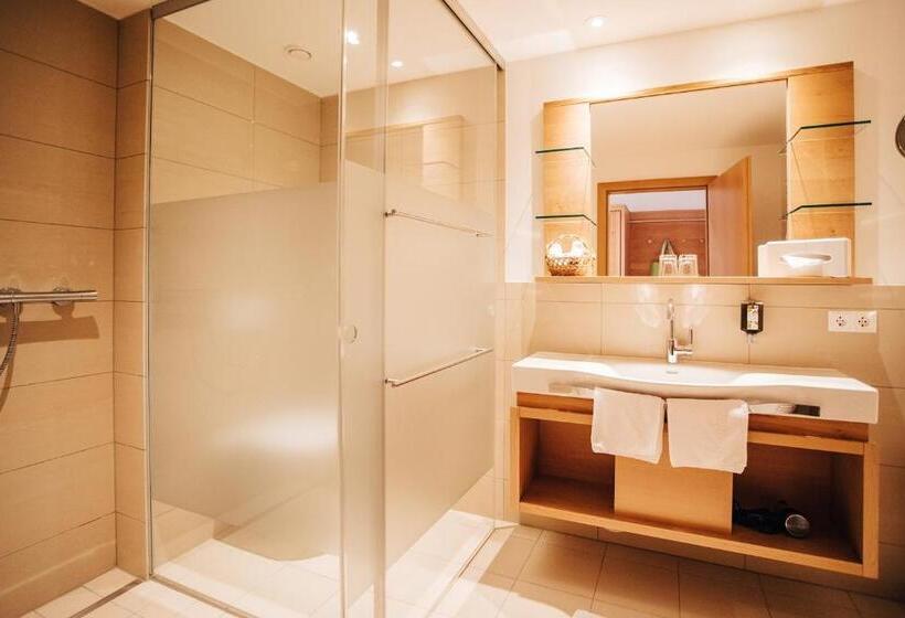 Suite with lake view, Seerose