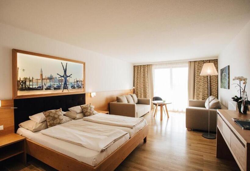 Suite with lake view, Seerose