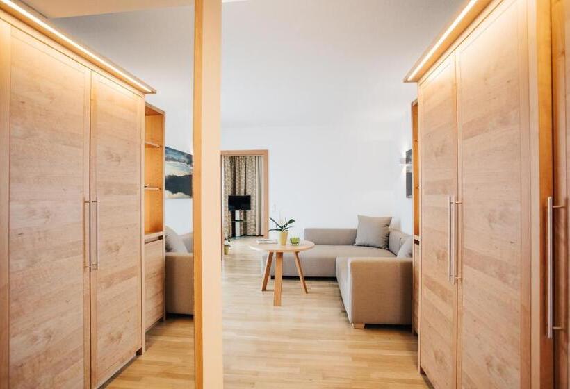 Suite with lake view, Seerose