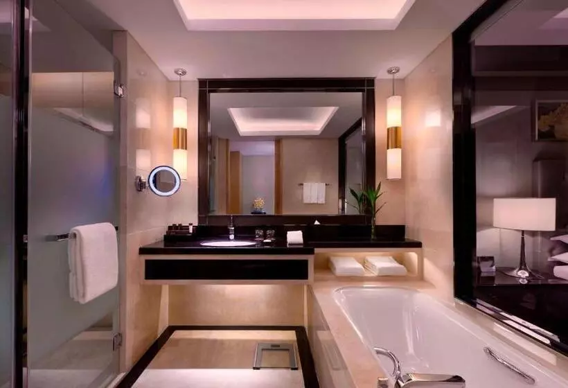 キングサイズベッドのデラックスルーム, Sheraton Daqing