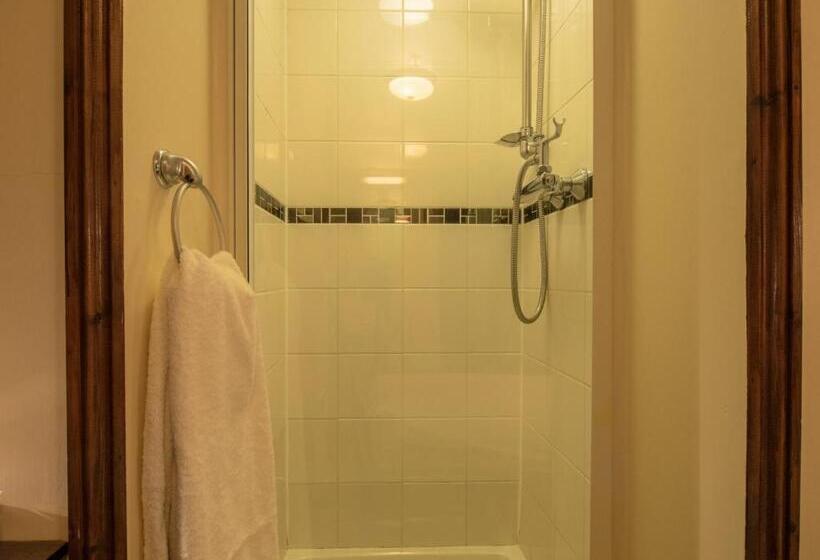 Номер Economy Индивидуальный, Strenneth