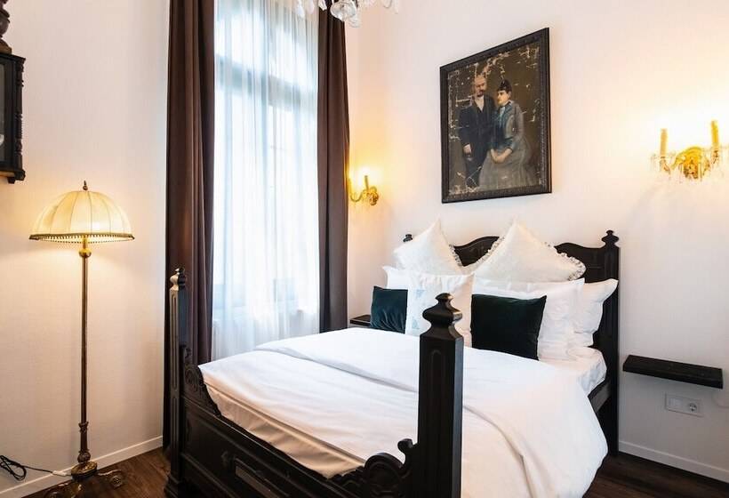 Номер Economy, Mr. Görgey Art Hotel & Bisztró