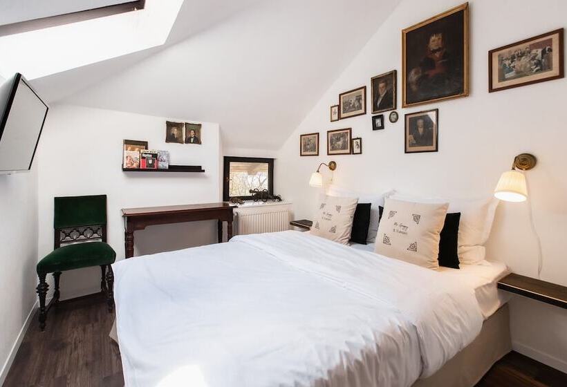 Номер Economy, Mr. Görgey Art Hotel & Bisztró