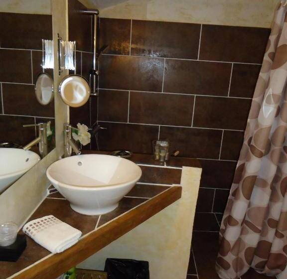 استودیوی استاندارد, Villa Praesidio
