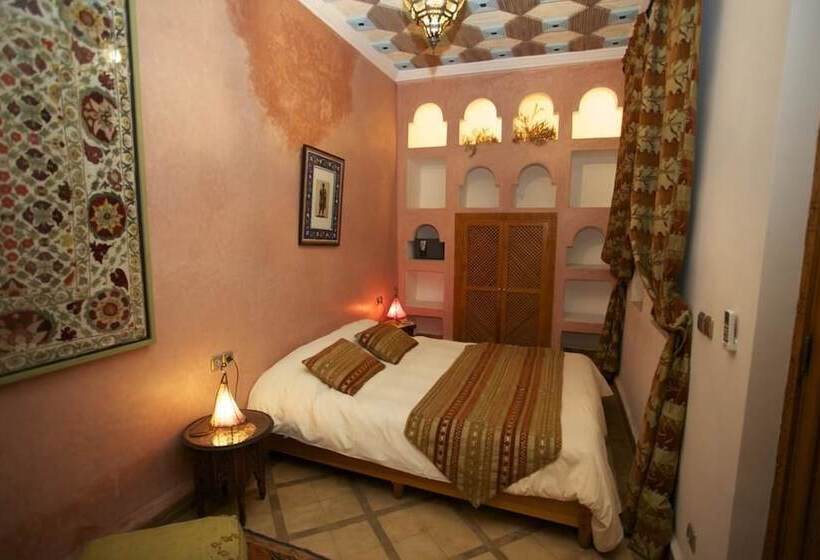 Standart Oda, Riad Kenzo