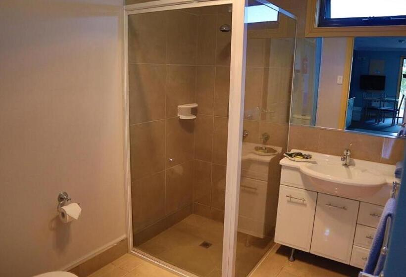 דירת שני חדרים, Strahan Bungalows