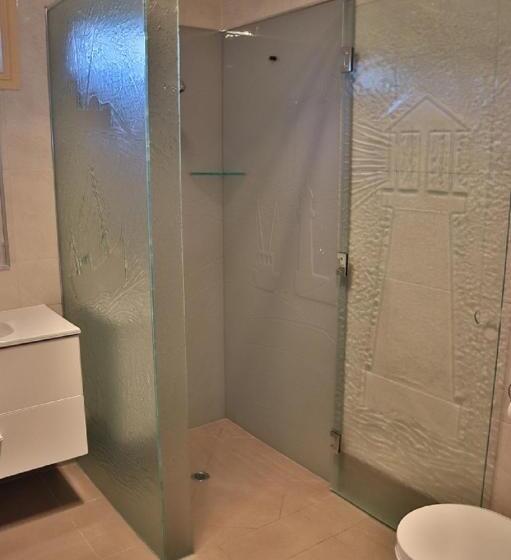 דירת שני חדרים, Strahan Bungalows