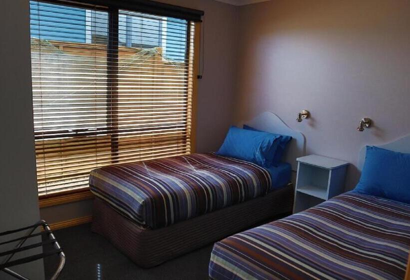 דירת שני חדרים, Strahan Bungalows