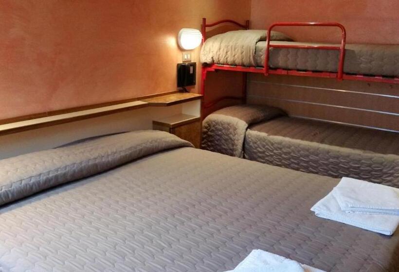 اتاق استاندارد چهار تخته, Villa Itala