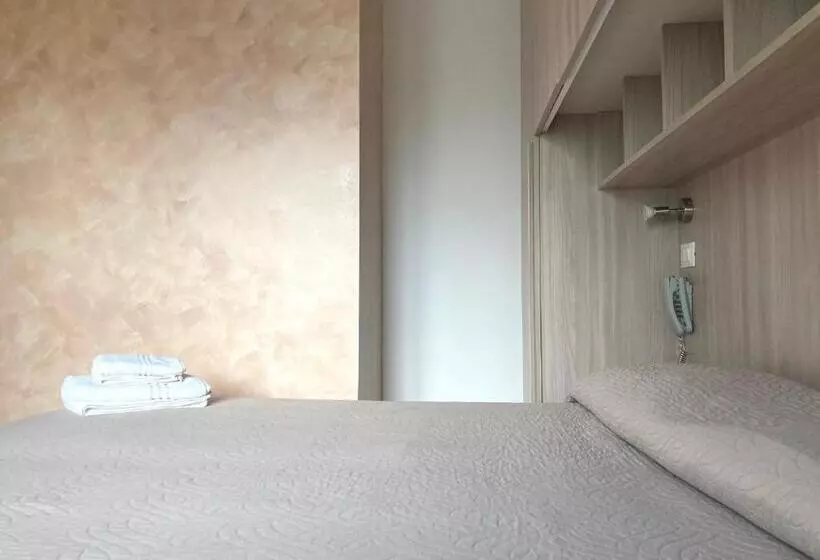 اتاق استاندارد چهار تخته, Villa Itala